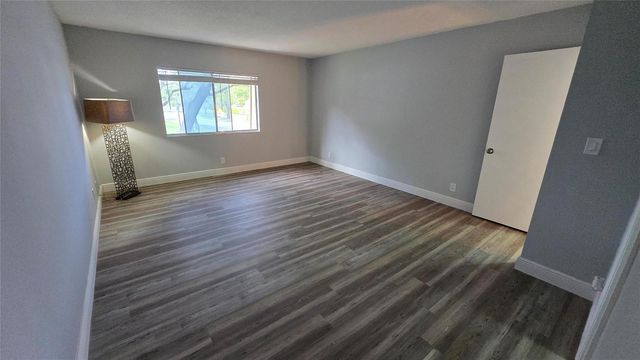 8900 SW 20th Place A, Davie, FL 33324