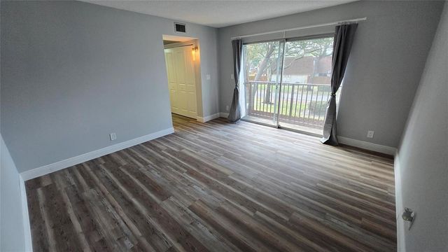 8900 SW 20th Place A, Davie, FL 33324