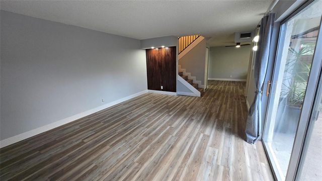 8900 SW 20th Place A, Davie, FL 33324