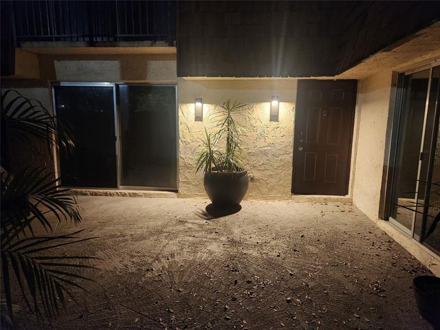 8900 SW 20th Place A, Davie, FL 33324