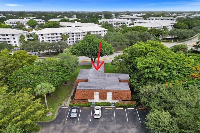 8900 SW 20th Place A, Davie, FL 33324