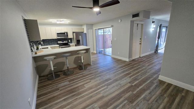 8900 SW 20th Place A, Davie, FL 33324