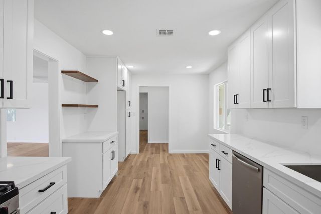 1451 Kent Way, Modesto, CA 95355