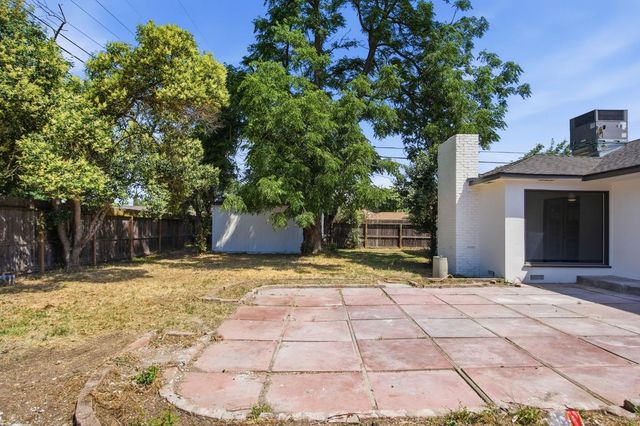 1451 Kent Way, Modesto, CA 95355