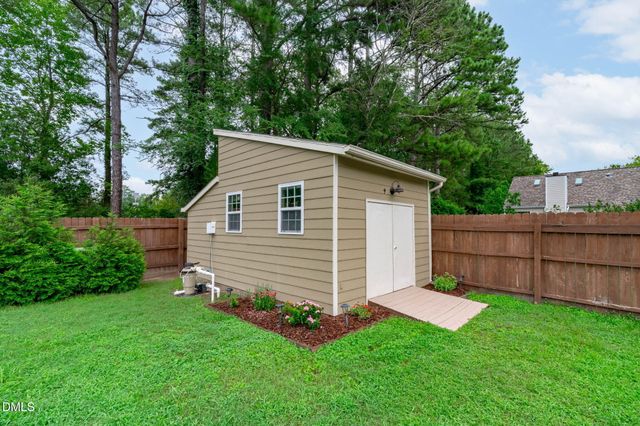 4609 Knightsbridge Way, Raleigh, NC 27604