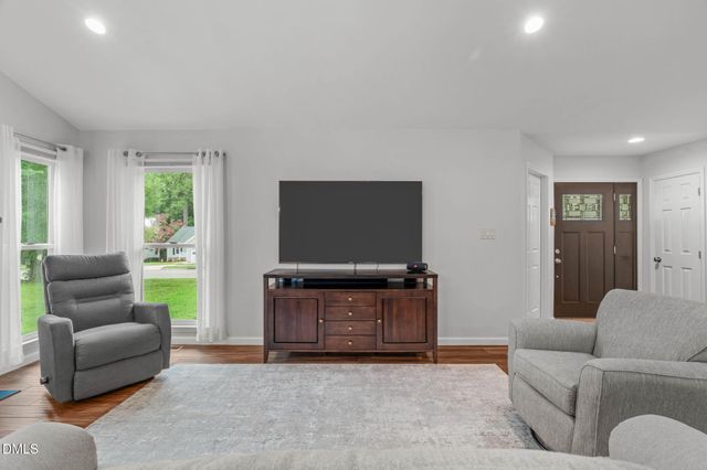 4609 Knightsbridge Way, Raleigh, NC 27604