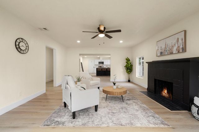 1417 Concord Ave, Modesto, CA 95350