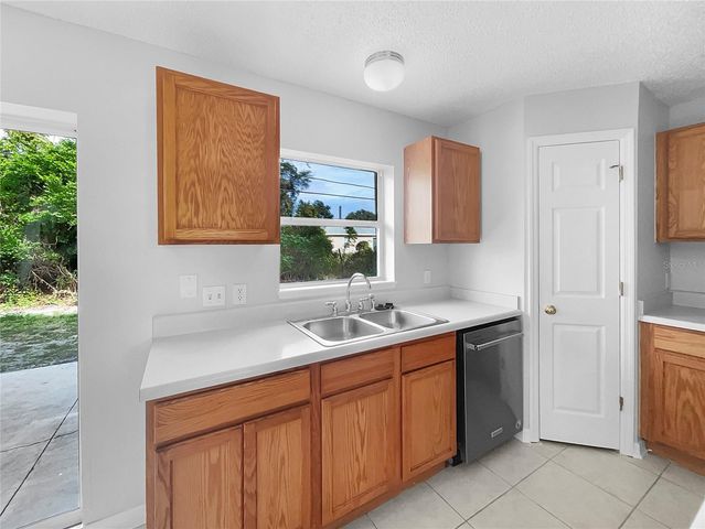 2820 KIMBERLY DRIVE, Deltona, FL 32738