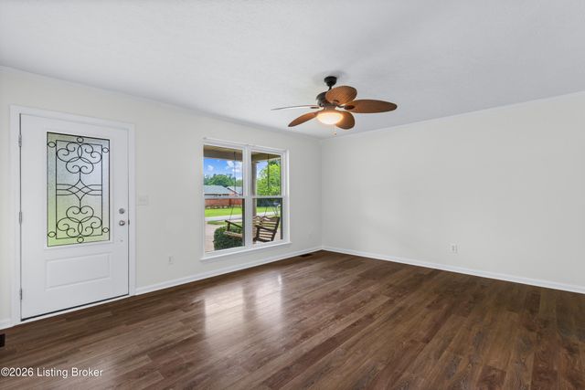 152 Dennis Dr, Shepherdsville, KY 40165