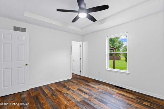 152 Dennis Dr, Shepherdsville, KY 40165