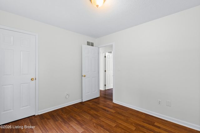 152 Dennis Dr, Shepherdsville, KY 40165