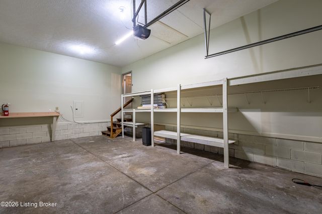 152 Dennis Dr, Shepherdsville, KY 40165