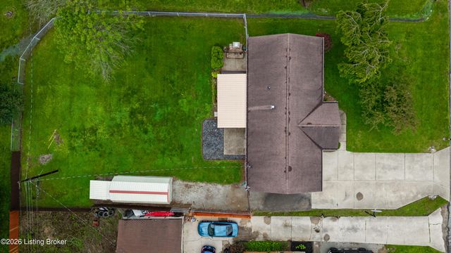 152 Dennis Dr, Shepherdsville, KY 40165
