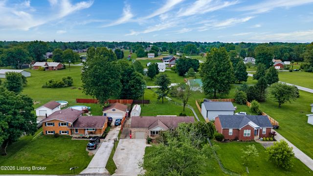 152 Dennis Dr, Shepherdsville, KY 40165