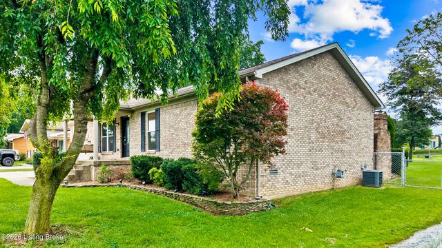 152 Dennis Dr, Shepherdsville, KY 40165