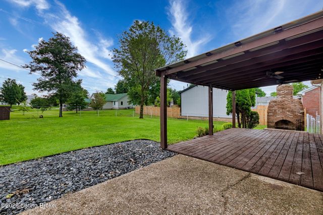 152 Dennis Dr, Shepherdsville, KY 40165