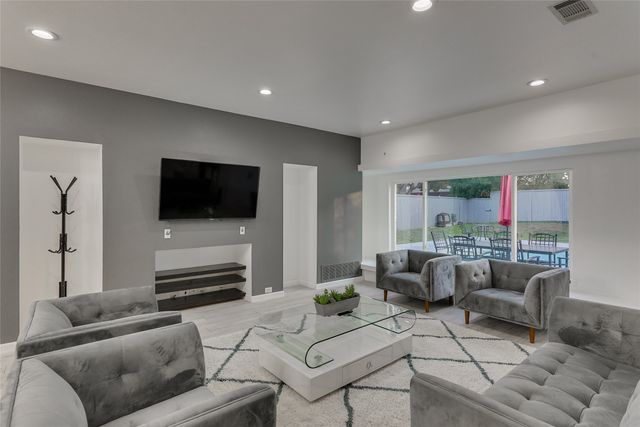 6319 Windmill Circle, Dallas, TX 75252