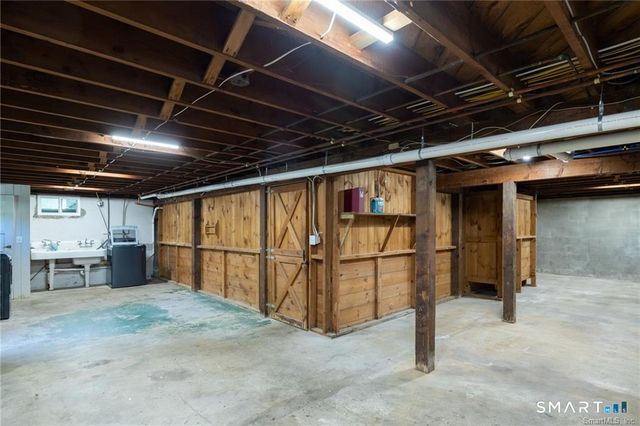 37 Old Wheeler Lane, Avon, CT 06001