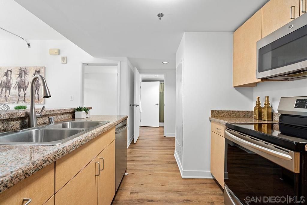 Image 15 of property listing at 425 W Beech Street 303, San Diego, CA 92101