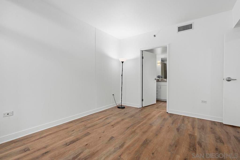 Image 28 of property listing at 425 W Beech Street 303, San Diego, CA 92101