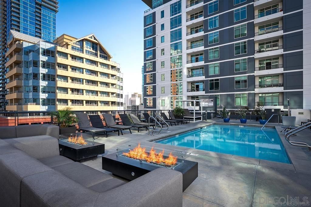 Image 36 of property listing at 425 W Beech Street 303, San Diego, CA 92101