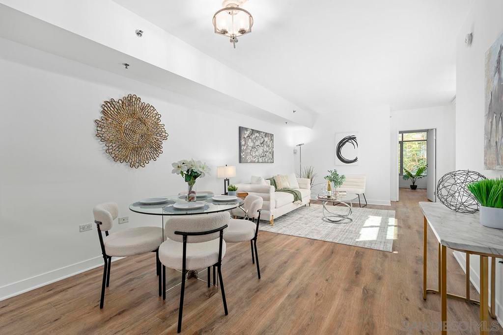 Image 4 of property listing at 425 W Beech Street 303, San Diego, CA 92101