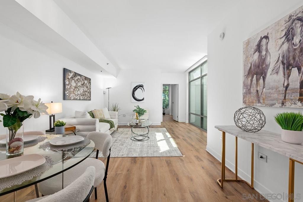 Image 5 of property listing at 425 W Beech Street 303, San Diego, CA 92101