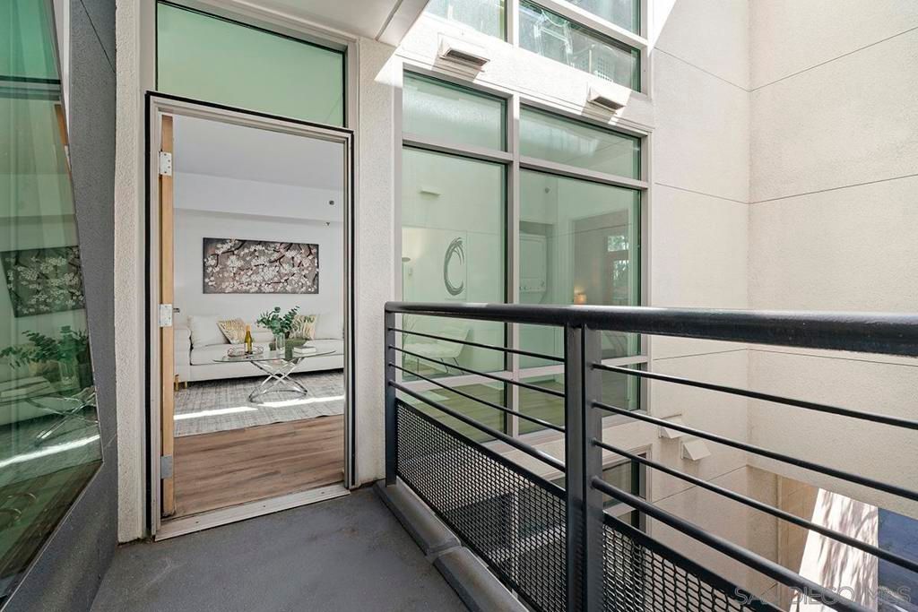 Image 8 of property listing at 425 W Beech Street 303, San Diego, CA 92101