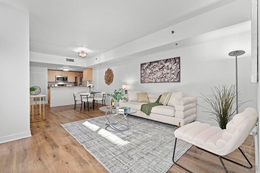 Image 9 of property listing at 425 W Beech Street 303, San Diego, CA 92101