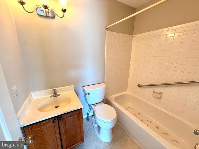 6166 WELLINGTON COMMONS DR, Alexandria, VA 22310