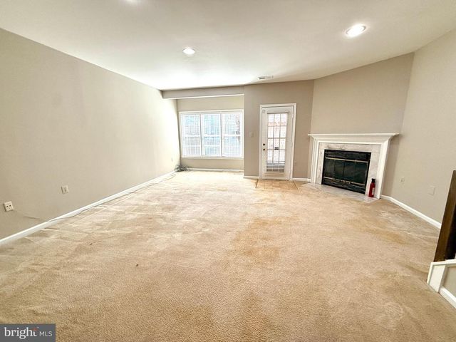 6166 WELLINGTON COMMONS DR, Alexandria, VA 22310