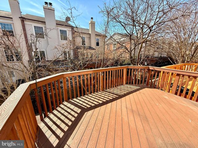 6166 WELLINGTON COMMONS DR, Alexandria, VA 22310