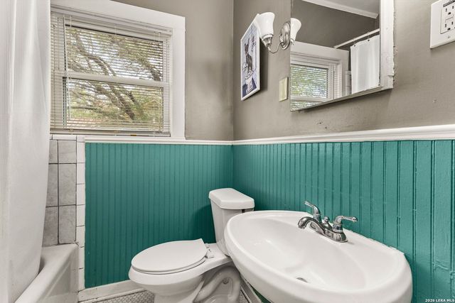 905 N Camp, Seguin, TX 78155