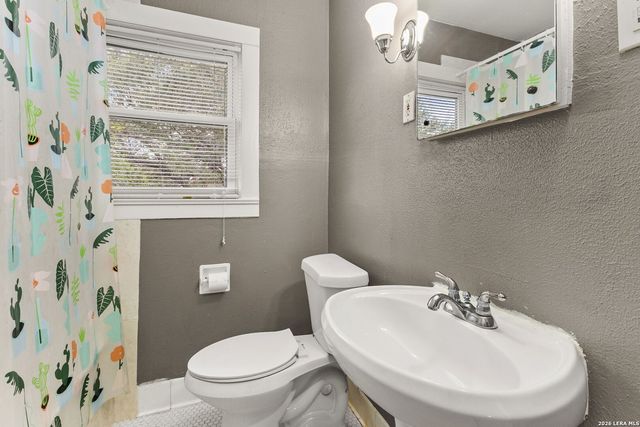 905 N Camp, Seguin, TX 78155