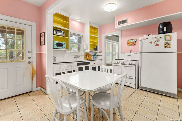 905 N Camp, Seguin, TX 78155