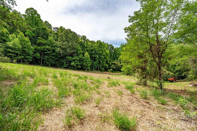 9999 Morgan Branch Road, Weaverville, NC 28787