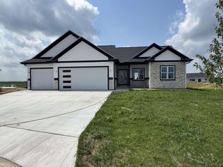 260 Falcon Court, Sauk City, WI 53583