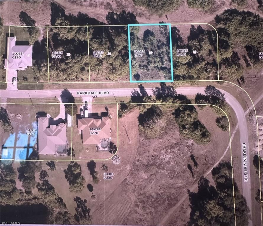 647 Parkdale BLVD, LEHIGH ACRES, FL 33974 — exterior
