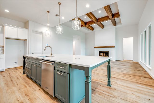 221 Arborwood Drive, Waller, TX 77484