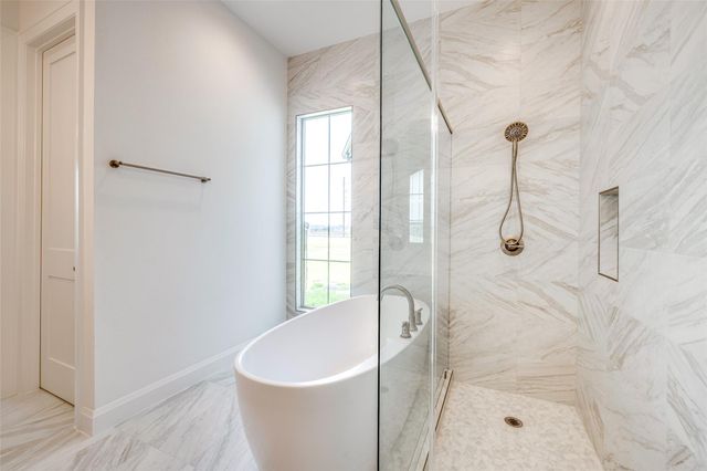 221 Arborwood Drive, Waller, TX 77484