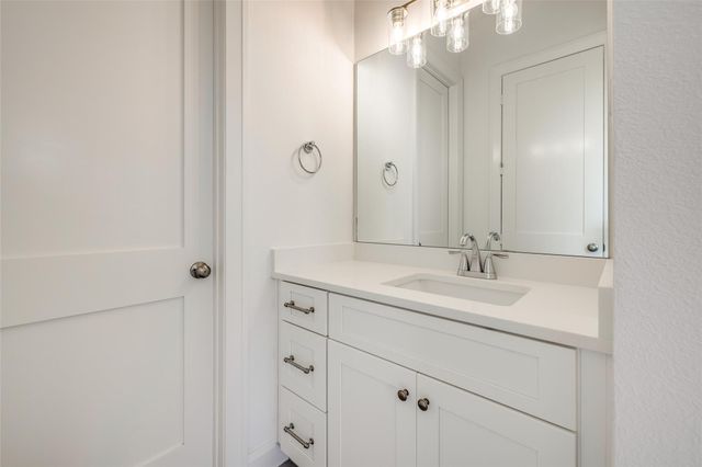 221 Arborwood Drive, Waller, TX 77484