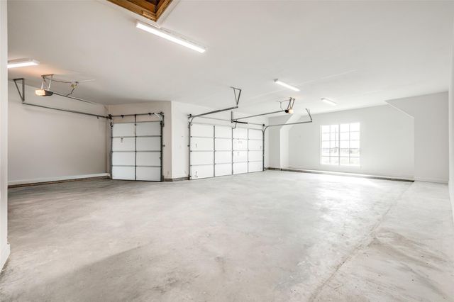 221 Arborwood Drive, Waller, TX 77484