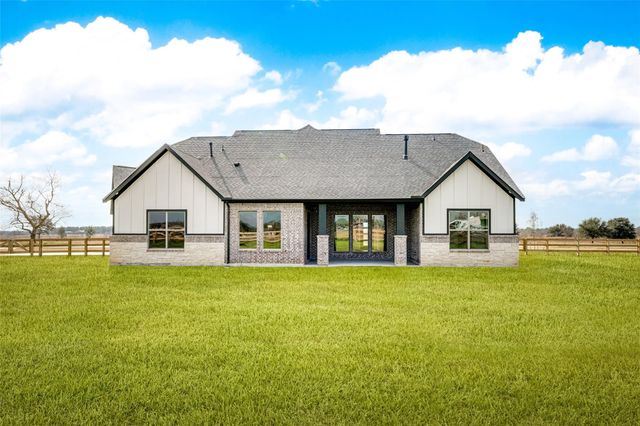 221 Arborwood Drive, Waller, TX 77484