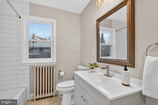 1202 PARKER AVE, Hyattsville, MD 20782