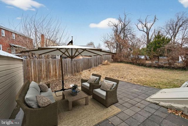 1202 PARKER AVE, Hyattsville, MD 20782