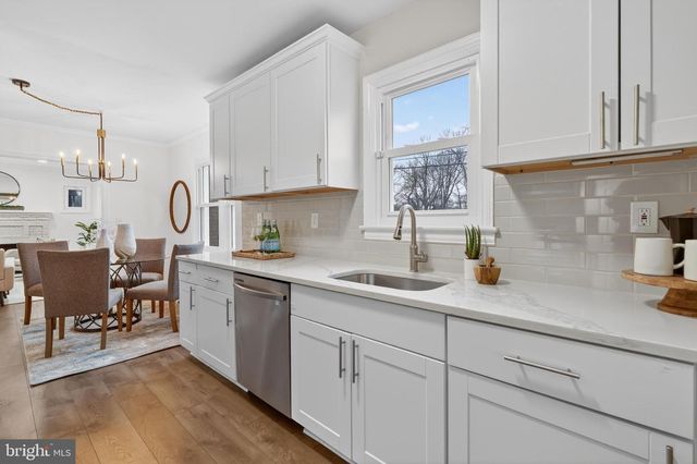 1202 PARKER AVE, Hyattsville, MD 20782