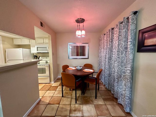 11311 Sir Winston St Apt 105, San Antonio, TX 78216