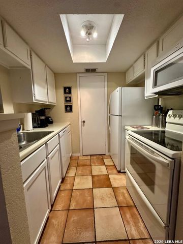 11311 Sir Winston St Apt 105, San Antonio, TX 78216