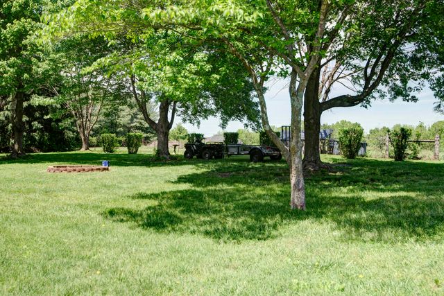 5277 E Farm Road 194, Rogersville, MO 65742