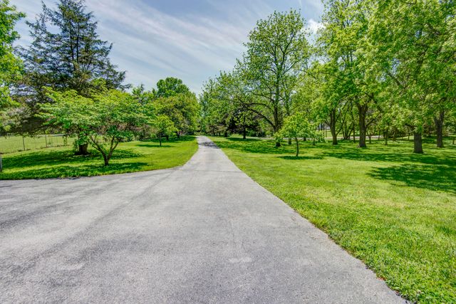 5277 E Farm Road 194, Rogersville, MO 65742